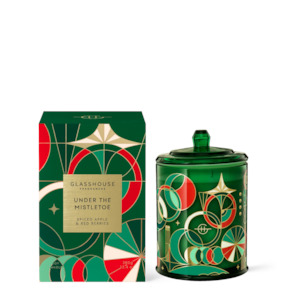 Womenswear: 380g Candle - Christmas -Under the Mistletoe