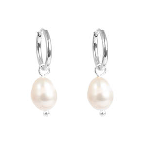 1047 -0014 freshwater pearl earring - silver