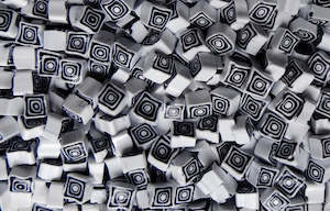 Black & White Squares O (4/5mm)