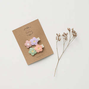 Store-based retail: Over the Dandelions Daisy Clips