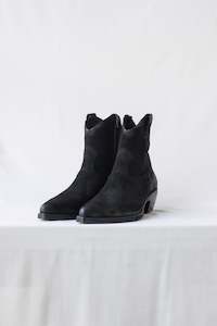 Clothing: Estilo Emporio Heritage Suede Boot - Black