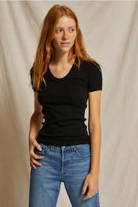 Perfect White Tee Avril Short Sleeve U Neck - True Black