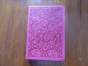 ESV Compact Bible Trutone Berry Floral Design ⋆ Glorious Co