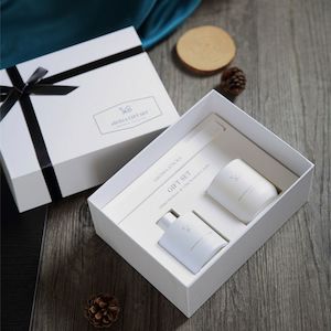 Diffusers: Reed diffuser 100ml and 150g Scented Candle Luxury GIFT SET