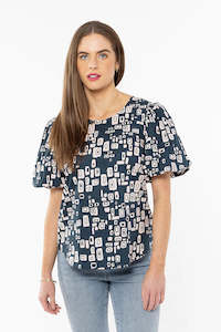 Sale: Relaxed Carefree Top