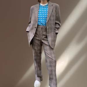 Autumn Winter: Oz Suit Size 12/ 32"