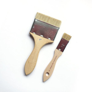 Gesso Polishing Mottler, Fair Bristles, Natural Wood Handle