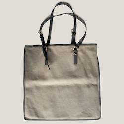 THE EVERYTHING TOTE sample: Army