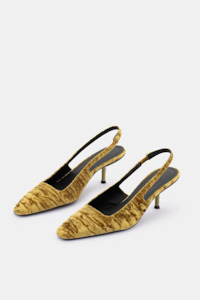 Clothing: Cecilia Slingback