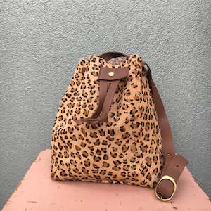 Handbag: GW2 Bucket Bag Medium Animal Print Leopard