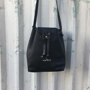 GW1 Bucket Bag Small Black