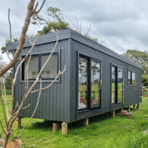 Kākāpō Cabin 9.6m x 2.8m