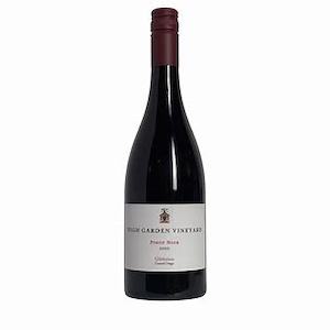 Gift: High Garden Pinot Noir 2022