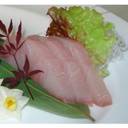 Seafood - fresh: Kingfish, skin off, sashimi portion (super frozen)