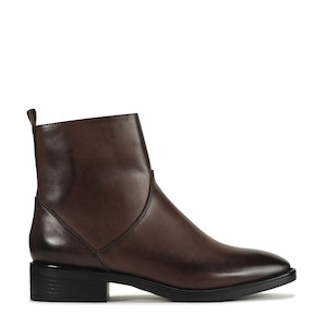 Shoe: Los Cabos Tarant Boot Chestnut