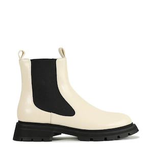 Shoe: Los Cabos Chen Boot Off-White