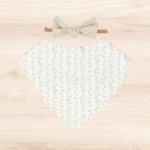 Nostalgia Cream Dribble Bib & Linen Little-Bow