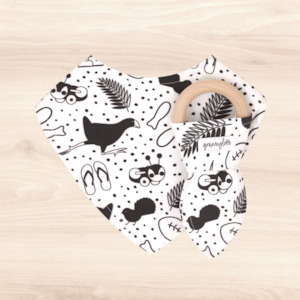 Kiwiana Dribble Bib & Kiwiana Teething Ring