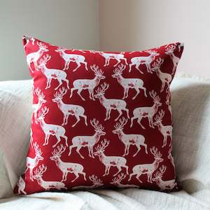 Pillow or cushion: Country Red Deer - Cushion Cover - 50cm x 50cm