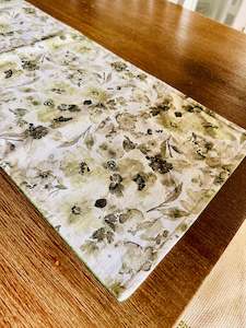 Green Flower Garden - Table Runner