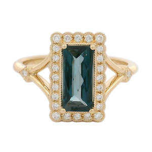 Jewellery: 9ct Gold London Blue Topaz & Diamond Ring