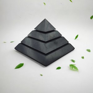 Sakkara polished Shungite Pyramid - 10 X 10 cm - Genuine Shungite Pyramid