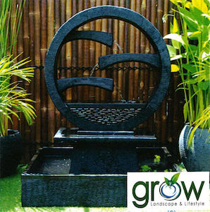 Wagon Wheel Fountain – Large