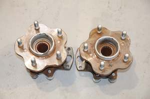 Brakes: Nissan R34 Skyline GT-t 5 Stud Rear Hub Set Z32 300ZX Fairlady Z 89-02