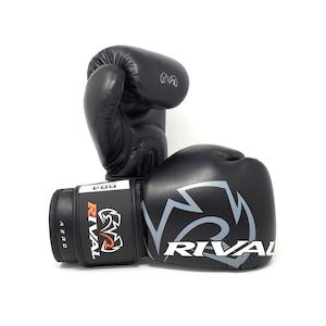 Sporting good wholesaling - except clothing or footwear: RIVAL RB4 Aero Bag Gloves