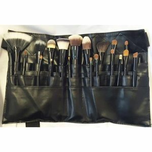 Crown Pro 23 Piece Essential Brush Set + Zipper Apron