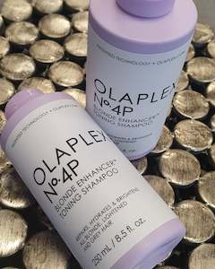 Olaplex: Olaplex No.4P Blonde Enhancer Toning Shampoo