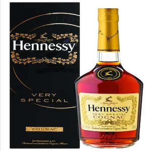 Liquor store: Hennessy VS 700mL