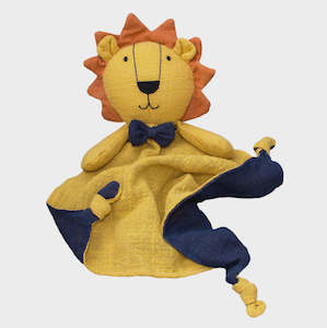 Womenswear: Logan Lion Comforter