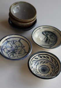 Picture framing: Assorted dip bowls