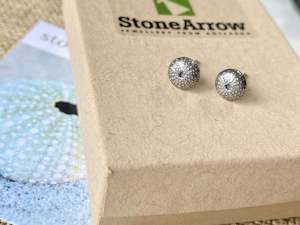 Gift: Kina Stud Earrings