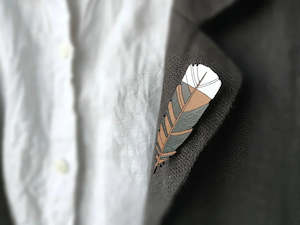 Gift: Natty Huia Feather Brooch