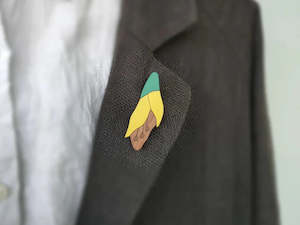 Gift: Natty Kowhai Brooch