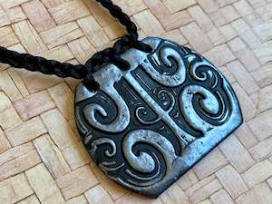 Medium Moko Kauae pendant