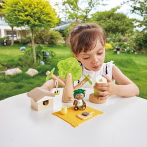 Hape Green Planet Explorers Honey Bees Picnic Set