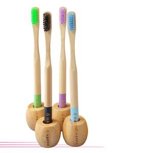 Household good wholesaling: Starter Pack - 4 Toothbrushes & Holders