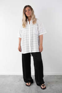 Short Sleeve Everday Shirt - White Stripe O/S