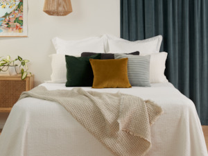 Blind: Claremont White Coverlet