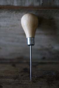 TAILOR'S AWL