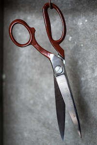 MERCHANT & MILLS REDS EXTRA SHARP SHEARS 10”