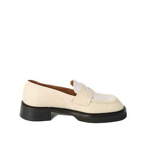 Loafers: Manzo Loafer - Cream/White