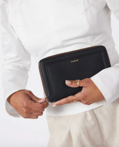 Saben: Lisbon Travel Wallet Black