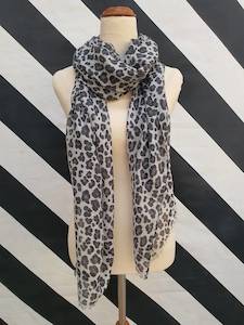 Clothing accessory: Grey Animal