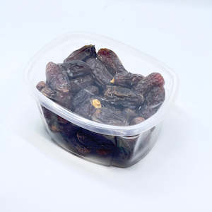 General store operation - mainly grocery: HESARI Piarom Dates / 1kg