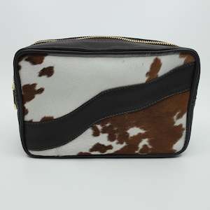 Internet only: Unisex Toiletry Bag - Jersey & White