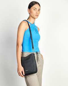 Clothing: SABEN // Rosie Shoulder Bag BLACK